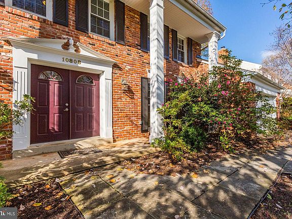 3rd image of 10808 Pebble Brook Ln