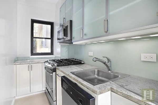 Rented by Halstead Real Estate | media 4