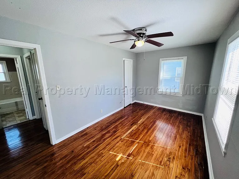 2509 Spiller St — Photo 11