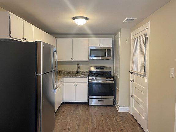 4th image of 5501 W Wellington Ave APT 1