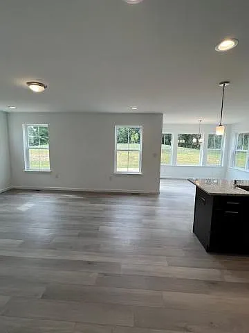 33 Long Bend Dr — Photo 5
