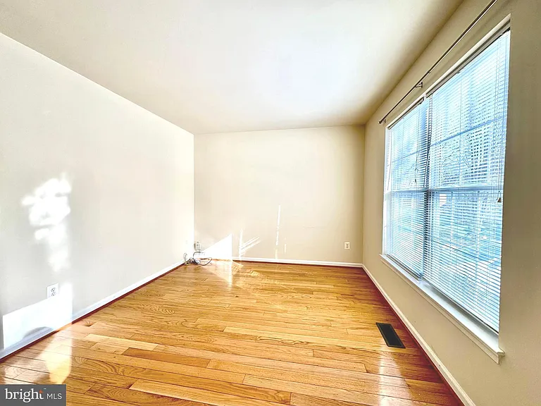 22006 Stone Pier Ln — Photo 3