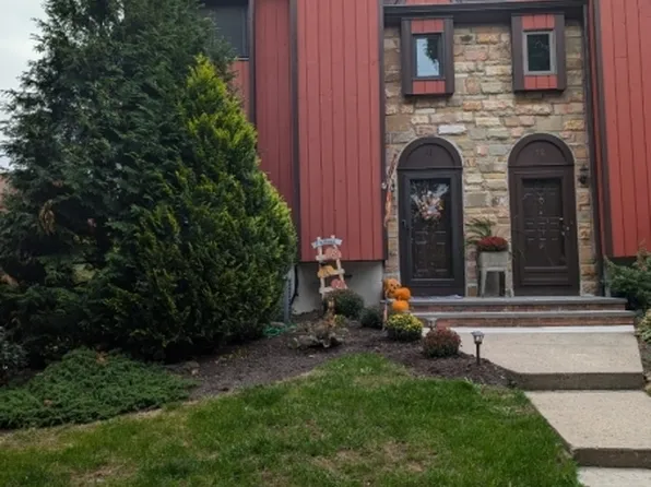 11 Schindler Sq, Washington Twp., NJ 07840