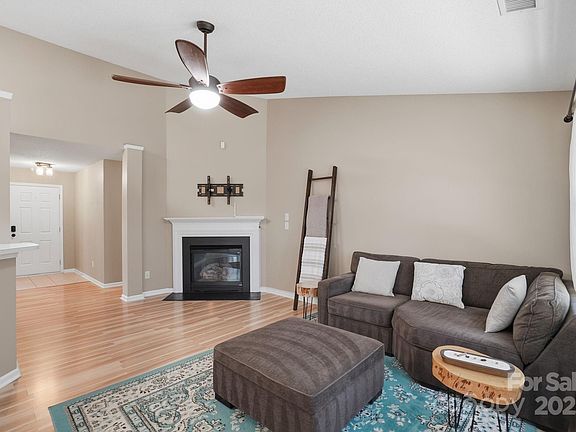 4th image of 3324 Covelo Ct