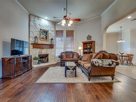 2nd image of 5712 Parkplace Dr