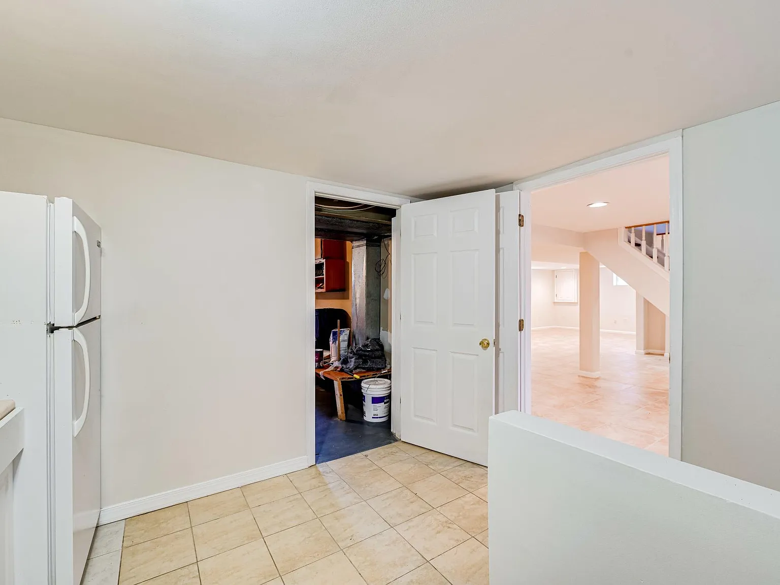 4 bed, 2500 sqft, $4,000 — Photo 4