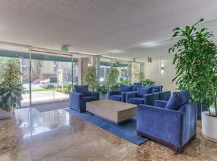 10933 Rochester, Los Angeles, CA 90024