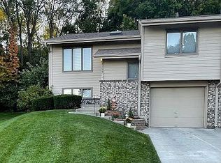 1123 Arbor Ridge Dr, Council Bluffs, IA 51503