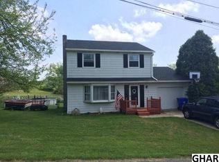 17 Green Meadows Dr, Carlisle, PA 17013