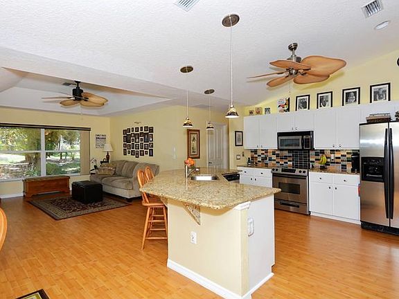 3rd image of 316 Roseling Cir