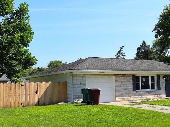 2nd image of 2908 W 74th Pl