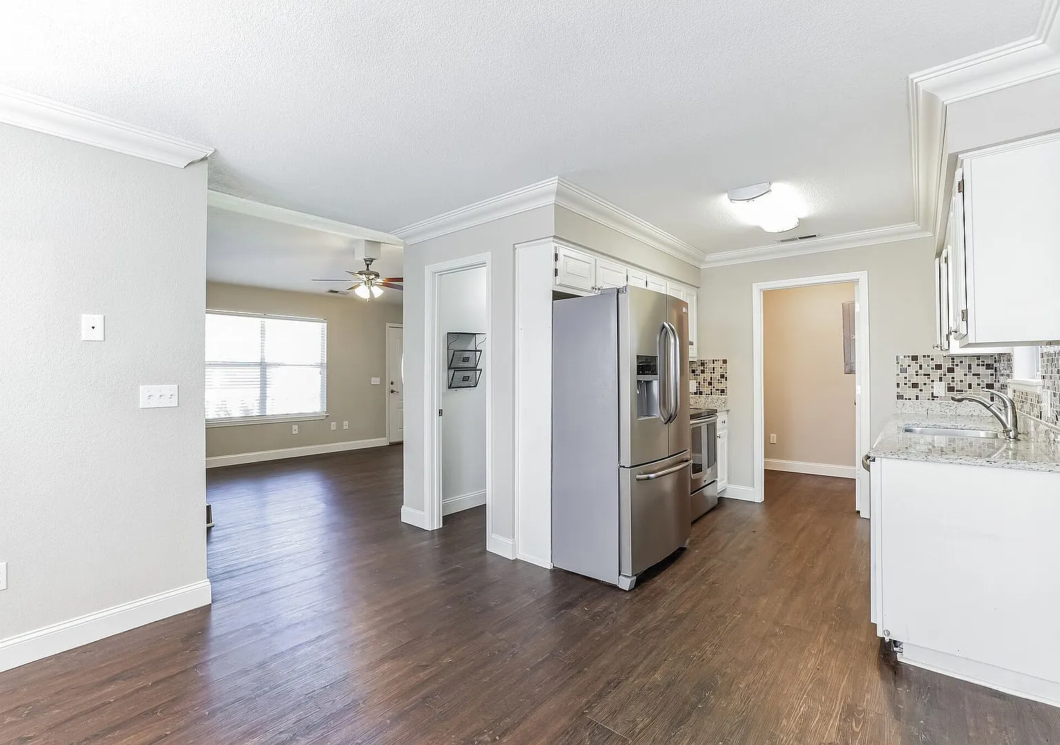 Coming Soon! 3/ 2 Home For Rent — Photo 3