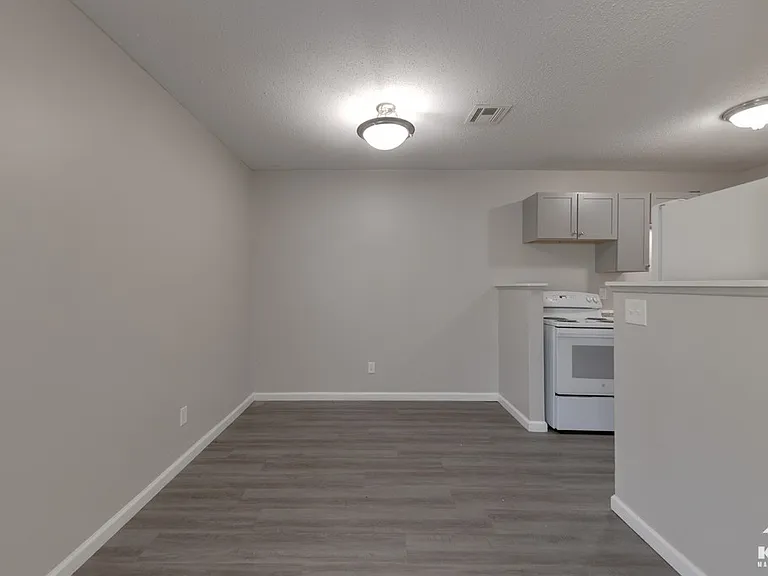 1322 N Kansas St — Photo 4