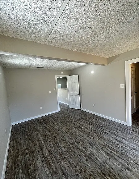 513 W Bowie St #C — Photo 8