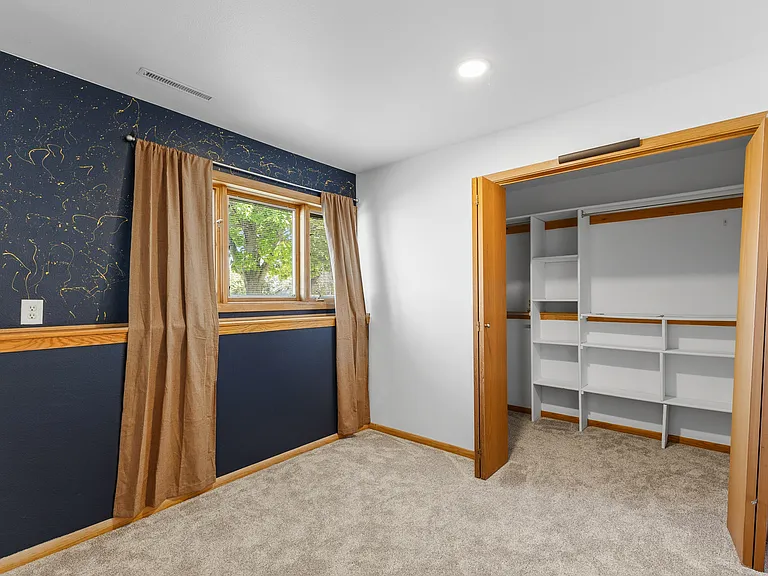 570 Oasis Dr — Photo 16
