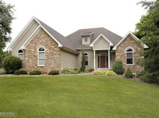 8940 Weeping Pine Ln, Kalamazoo, MI 49009