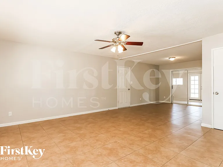 18216 N 24th Dr — Photo 3