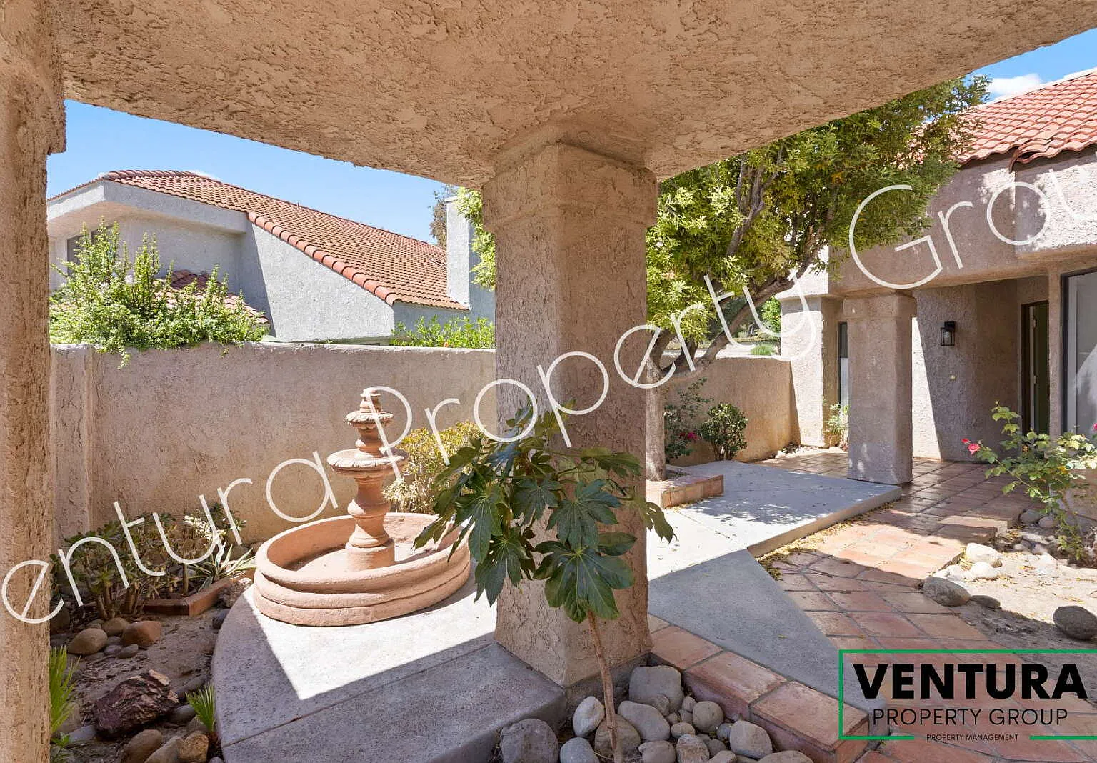 3 bed, 2.0 bath, 1356 sqft, $4,000 — Photo 3