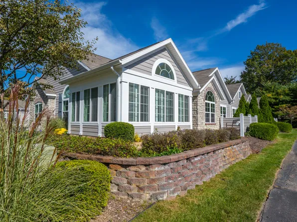 2787 Villa Ln, Benton Harbor, MI 49022