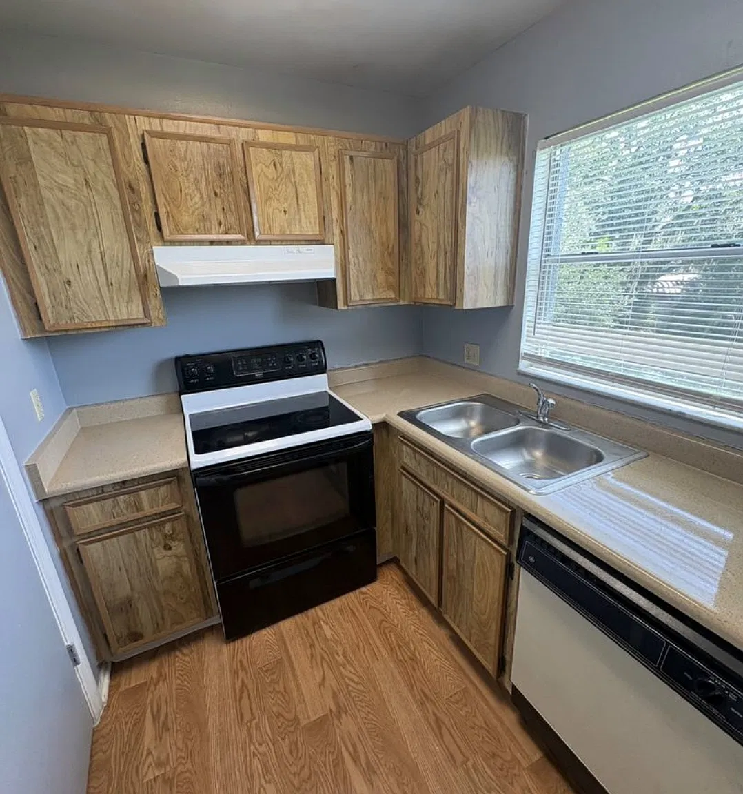 4261 Pershing Pointe Pl — Photo 3