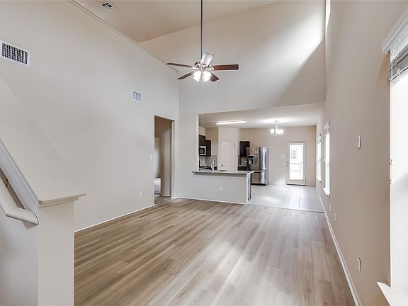 5th image of 125 Wedgewood Way