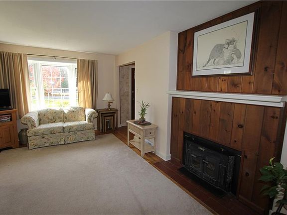 5th image of 2037 Valley Dr