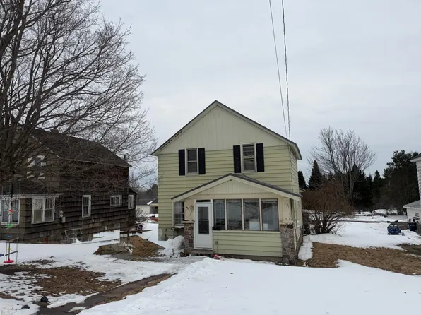421 Kennedy St, Ironwood, MI 49938