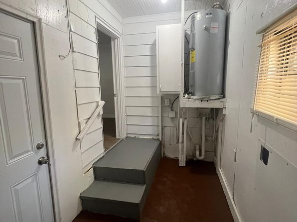 jackson-mississippi-2053015318 picture