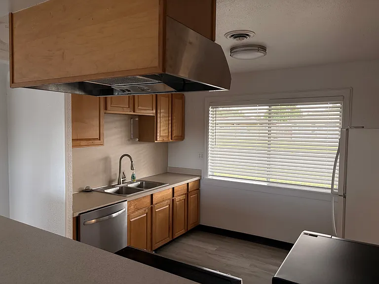 2109 Dallas St — Photo 11