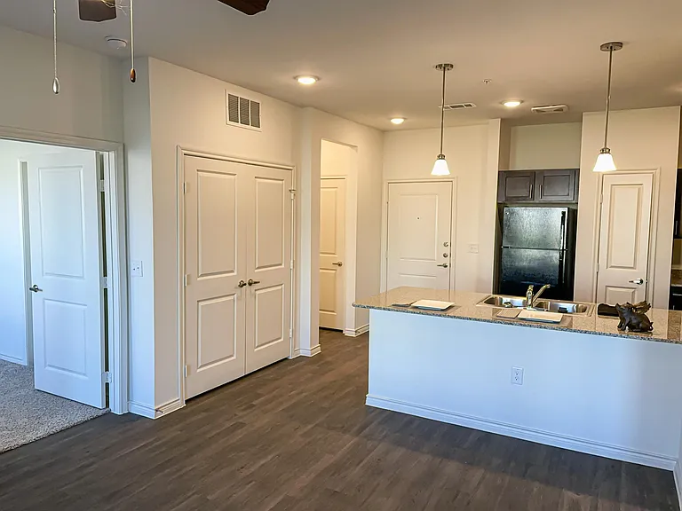 McKinney Falls Apartments — Photo 41