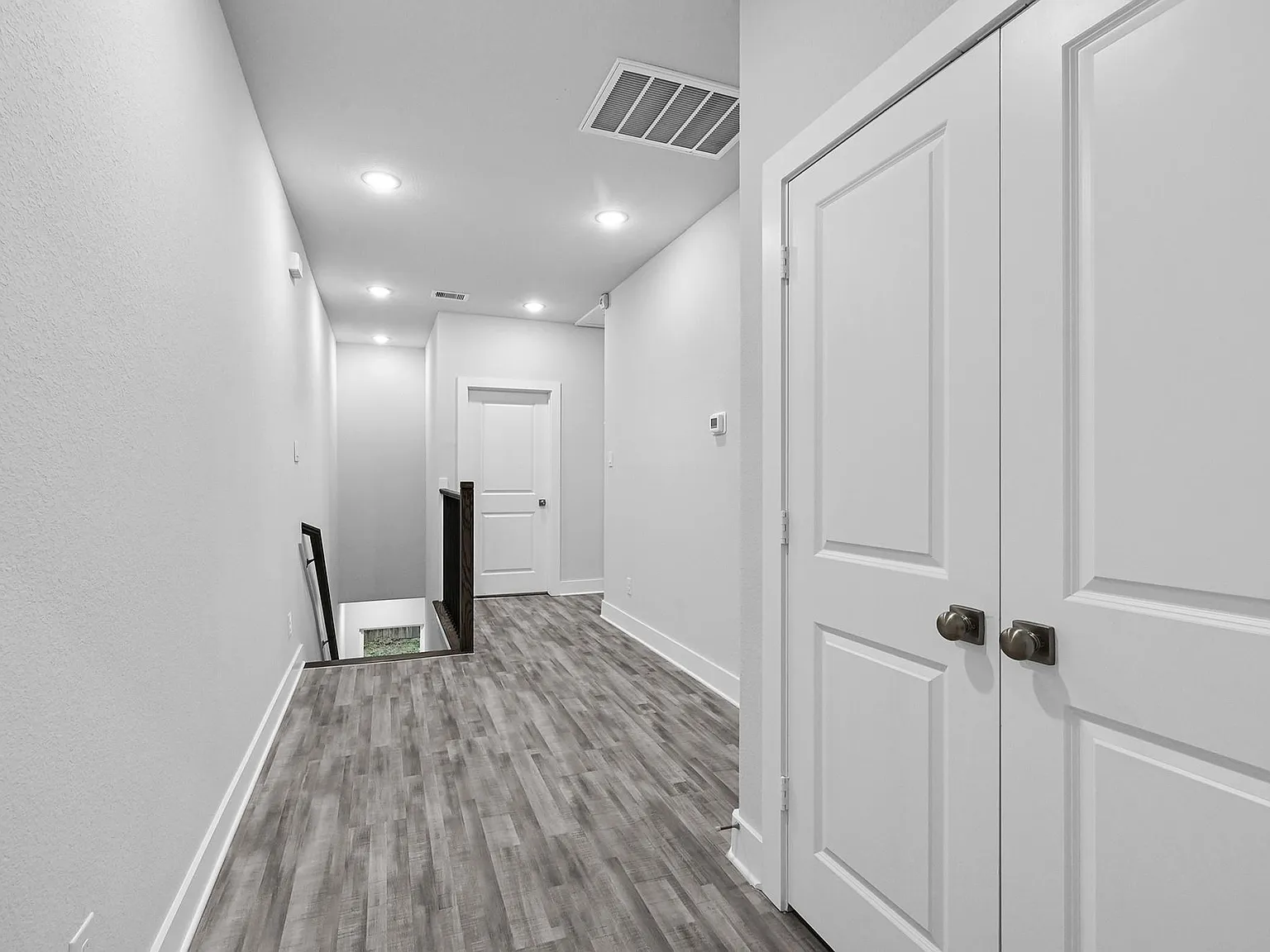 3 bed, 2.5 bath, 1832 sqft, $2,500 — Photo 3