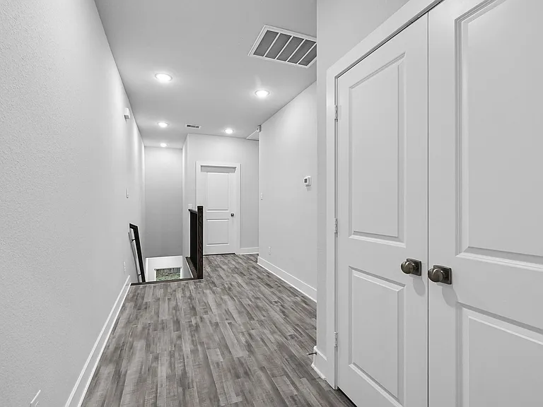 4675 Bellfort St #B — Photo 3