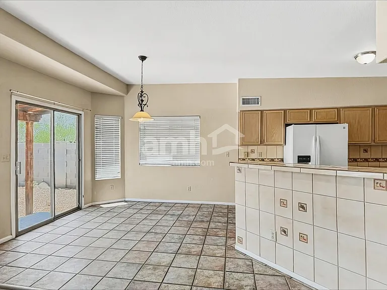 1513 W Islington Ave — Photo 5