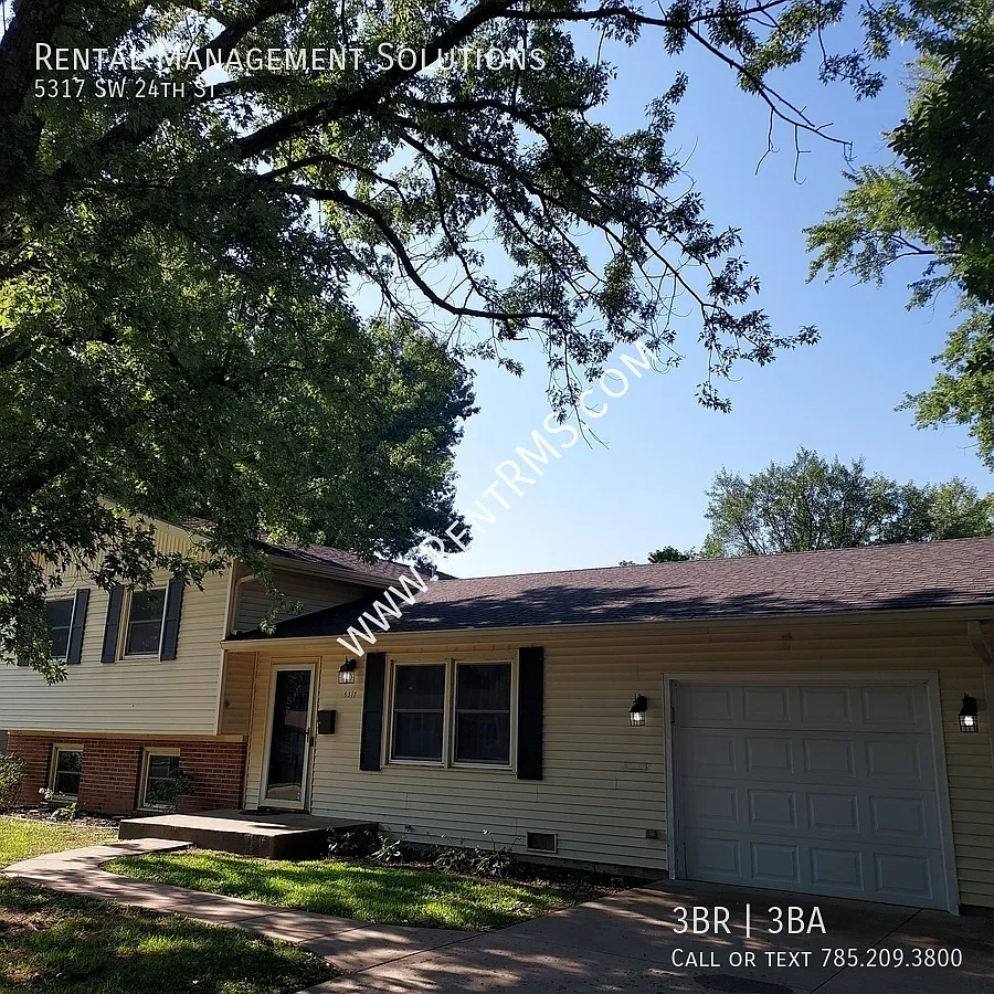 5317 Sw 24th St - 3 Bed/2.5 Bath — Photo 2