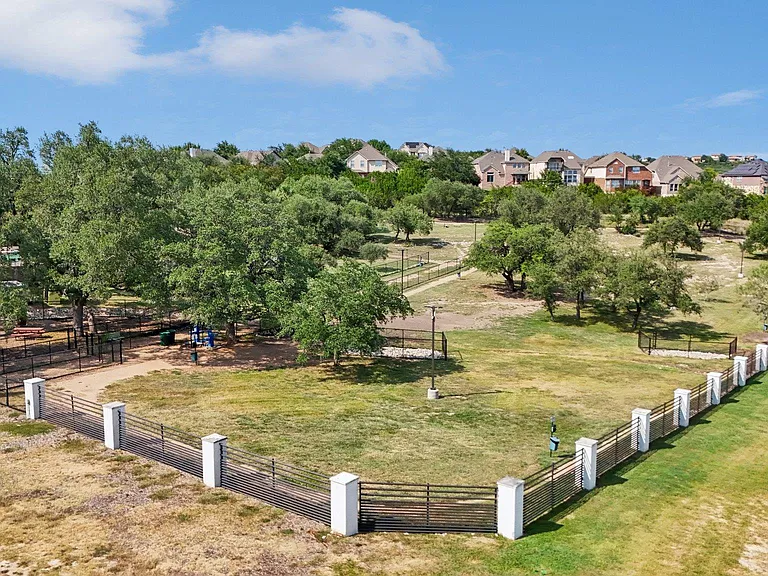 11937 Portobella Dr — Photo 34