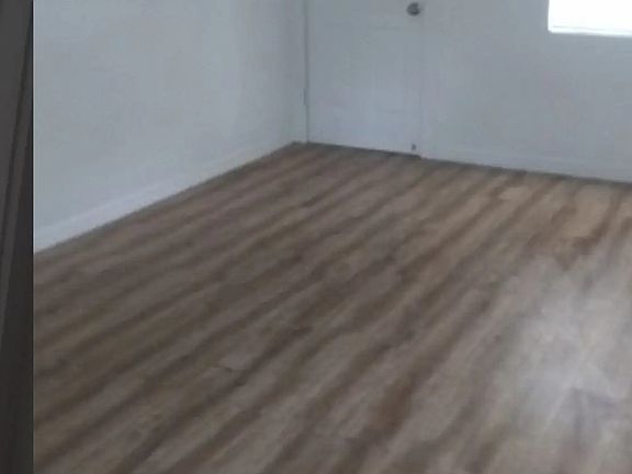 3rd image of 307 N Franklin St