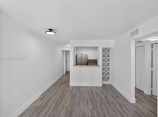 501 SW 1st St APT 607, Miami, FL 33130