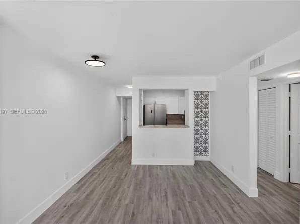 501 SW 1st St, Miami, FL