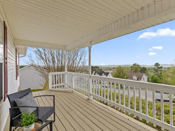 1453 Oldaker View Ln, Hixson, TN 37343
