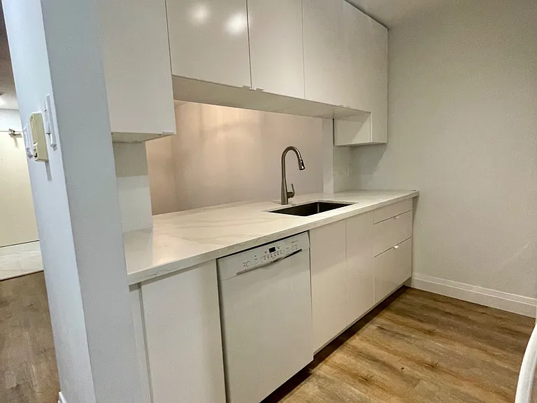 1450 Glen Abbey Gate #533 — Photo 8
