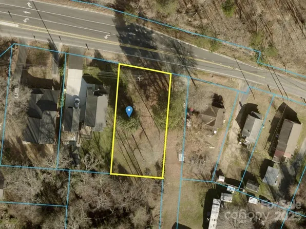 1207 Rainbow Dr, Kannapolis, NC 28081