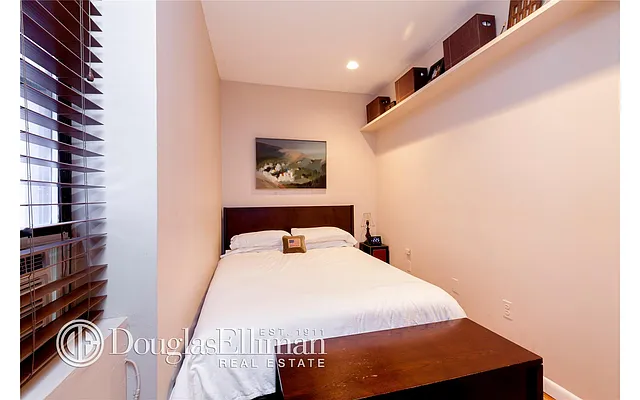 Sold by Douglas Elliman | media 8