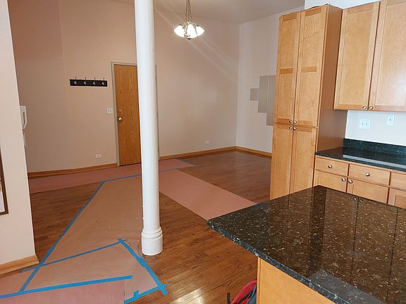 4th image of 1242 N Milwaukee Ave #3