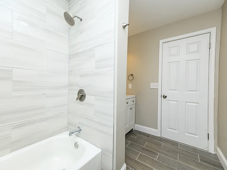 1050 S Keim St — Photo 18