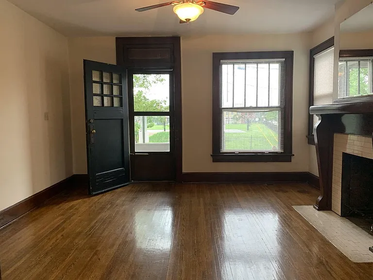 952 Hamlet St #952.5 — Photo 3