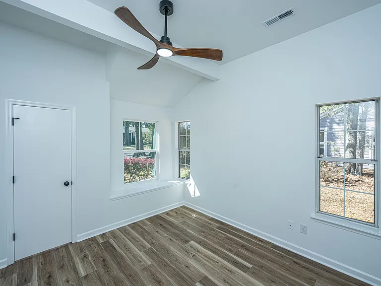 1078 Secessionville Rd — Photo 17