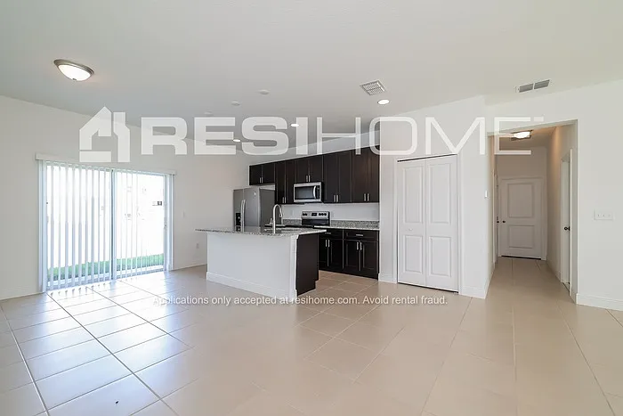 1925 Drum Dr — Photo 4