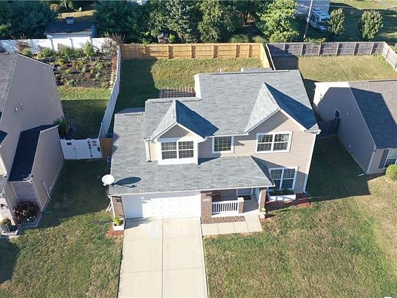 2nd image of 50 Meridian Gardens Ln