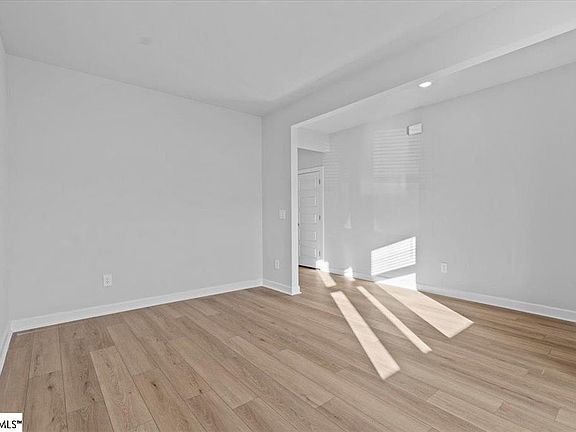 2nd image of 584 Cozy Bluff Rd