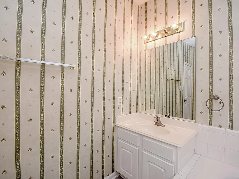 2719 Mossy Log Ct — Photo 27